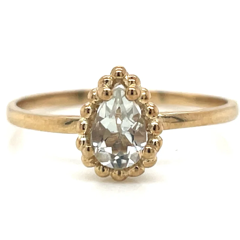 9ct Yellow Gold Pear Cut Green Amethyst Ring with Dotted Edge