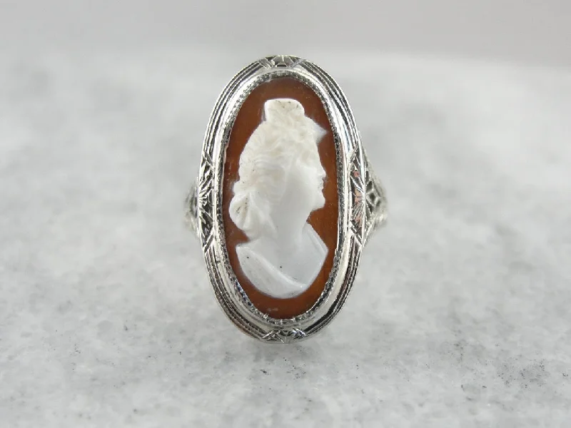 Art Deco Cameo Cocktail Ring in Filigree Mounting, Classic White Gold