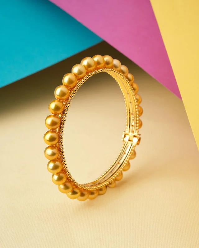 Elegant Pearl Bangle