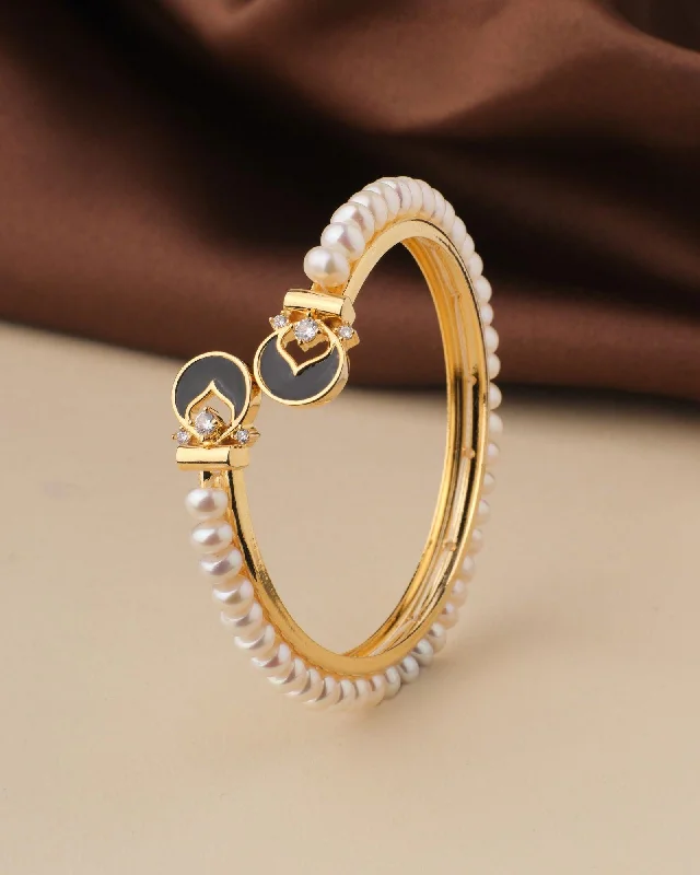 Fashionable Stone Studded Pearl Bangle