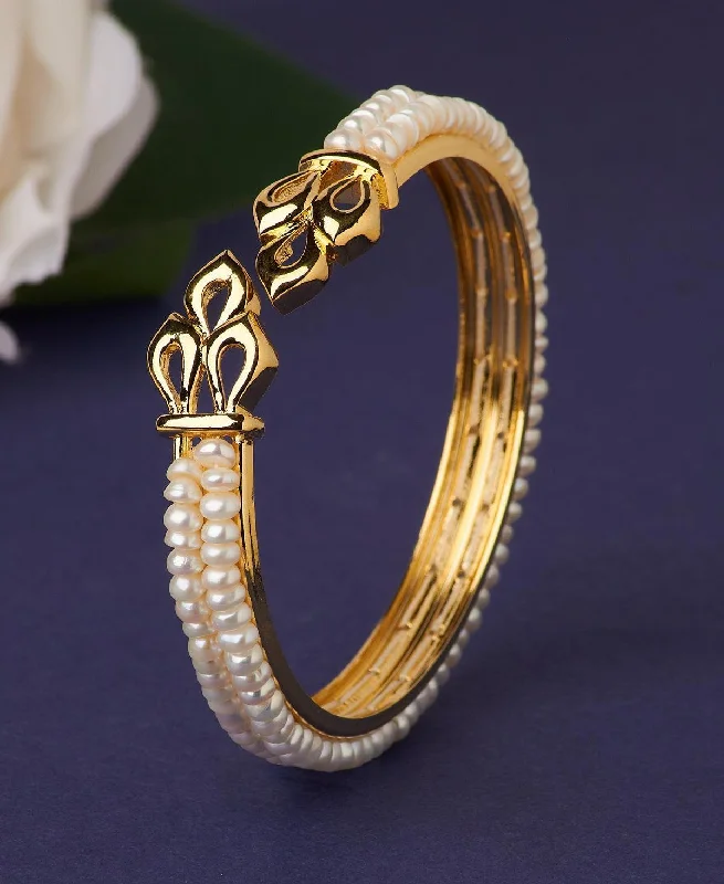 Leafy Classy Real Pearl Bangle