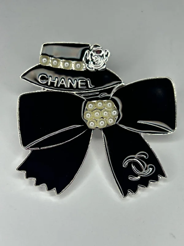 Brooch (silver)