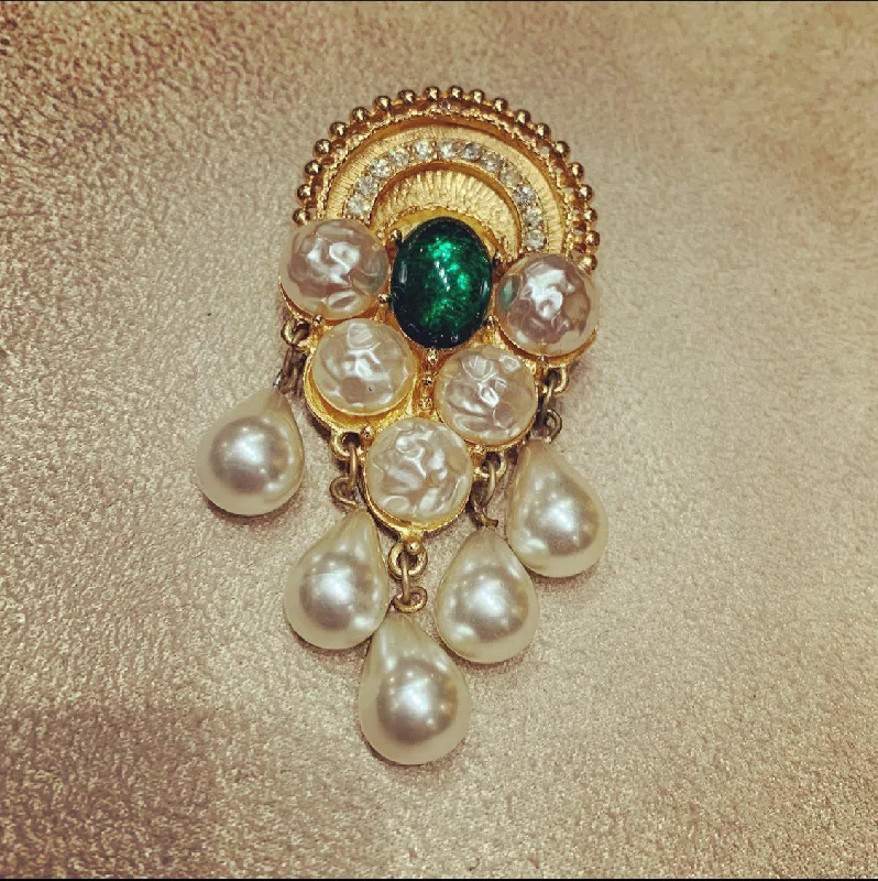 Rare brooch by Mosell in green and pearl glass