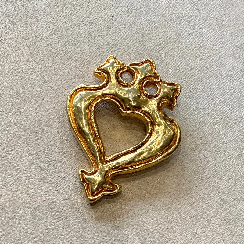 French Vintage heart crown brooch in Lacroix style