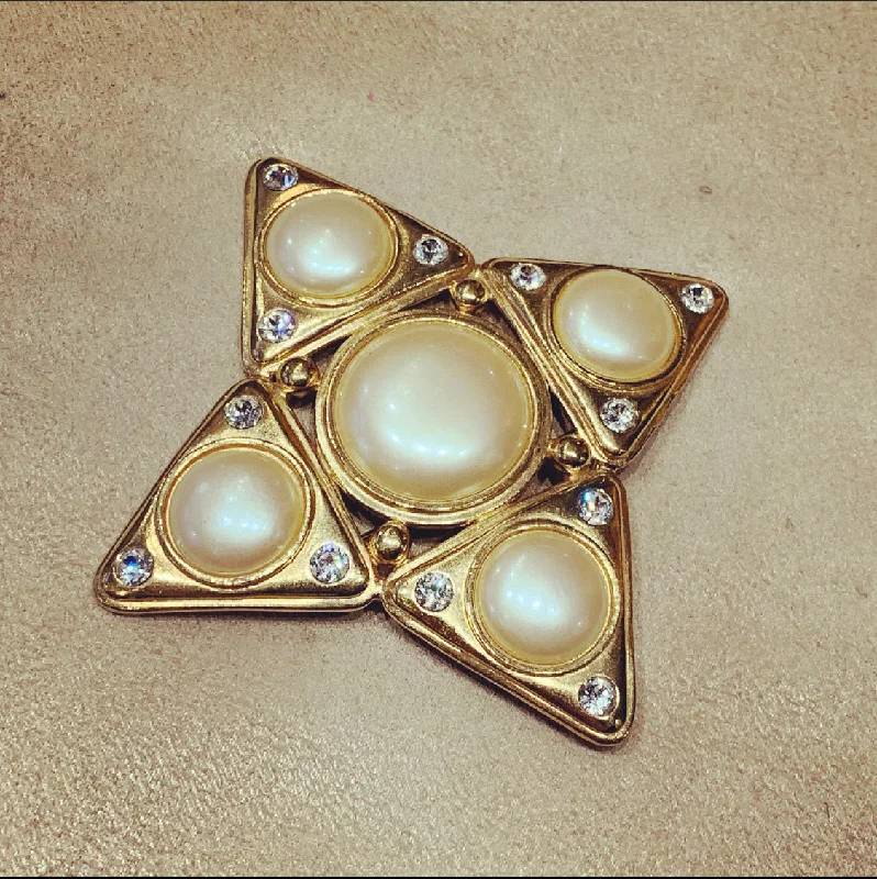 Yves Saint Laurent Pearl Statement brooch